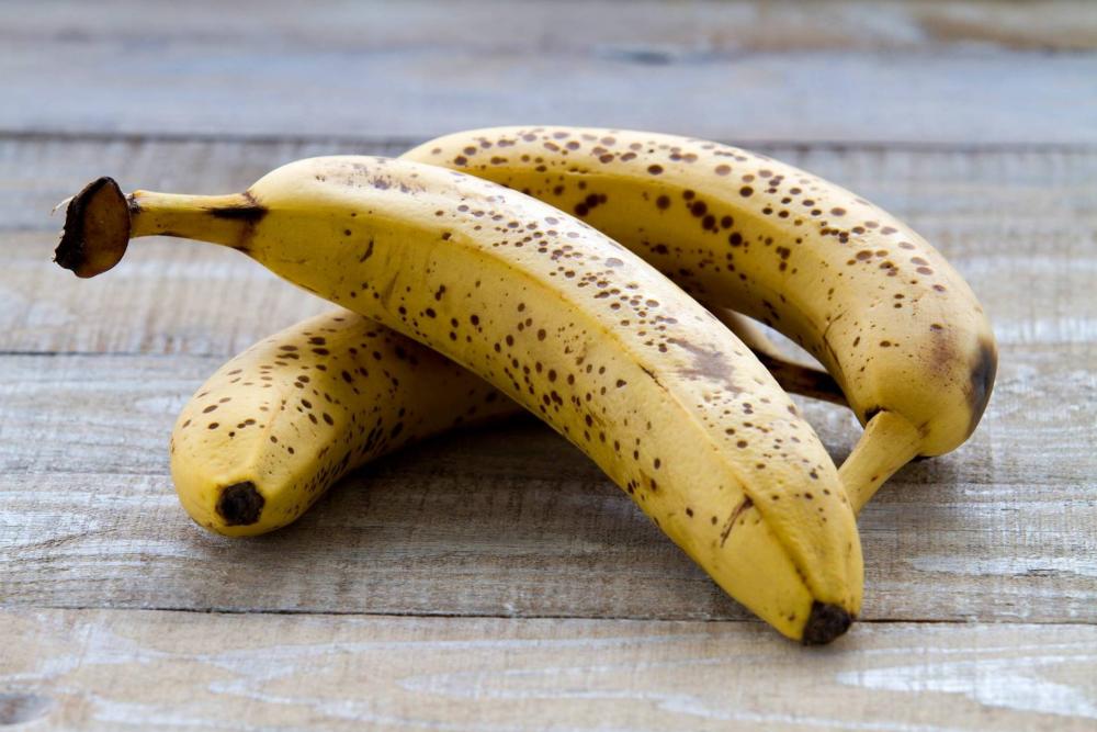 طريقة للحفاظ على الموز من السواد