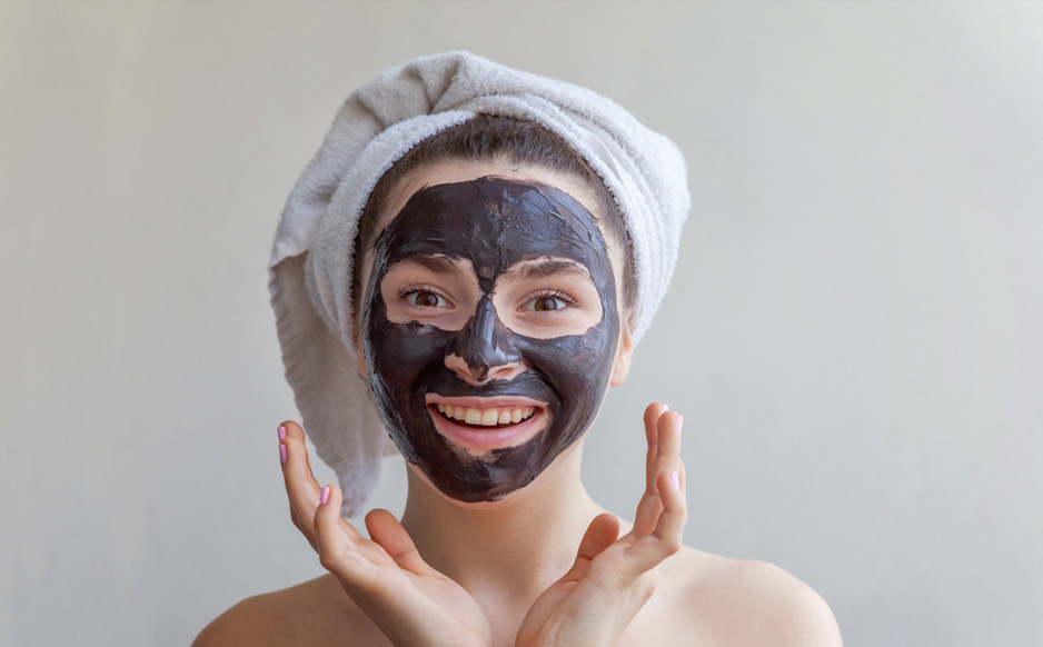فوائد قناع الفحم للبشرة