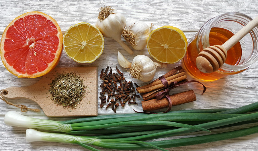 الأطعمة التي تحتوي على مضادات حيوية طبيعية