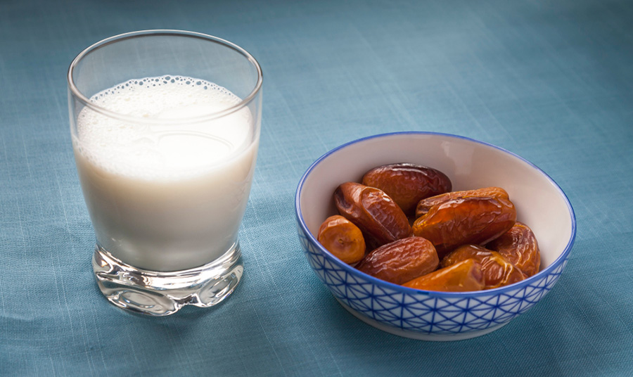 فوائد التمر والحليب على الريق