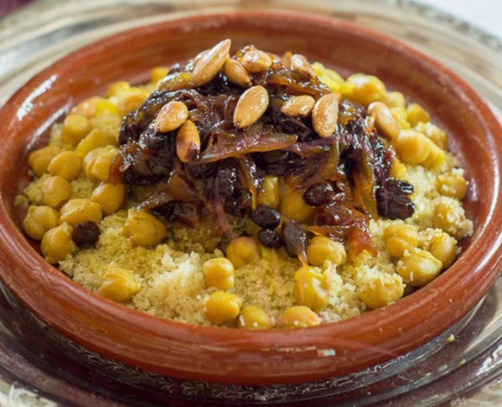 تعرف على أشهر الأكلات الشعبية العربية وأصولها التاريخية Traditional-Moroccan-couscous