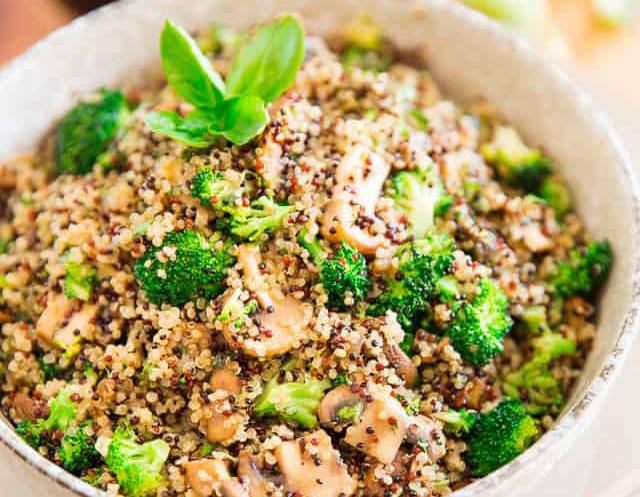 الكينوا المطبوخة مع الخضار