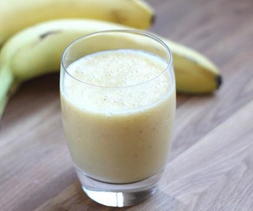 طريقة عمل عصير الموز وصفة عائلية