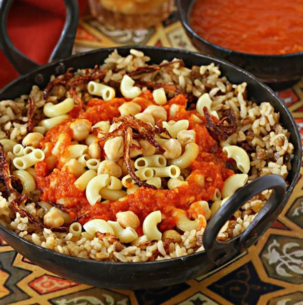 تعرف على أشهر الأكلات الشعبية العربية وأصولها التاريخية Kushari-egyptian