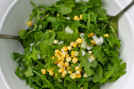 سلطة الجرجير و الذرة