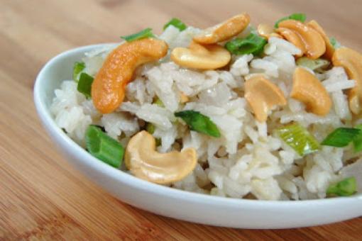 ارز جوز الهند بالكاجو