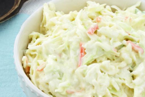 سلطة الكرنب