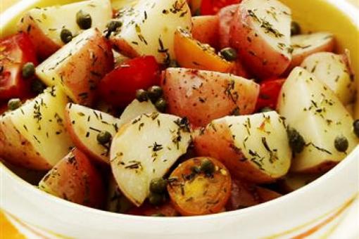 سلطة البطاطس بالزعتر