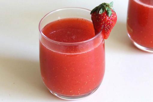 عصير الفراولة المنعش