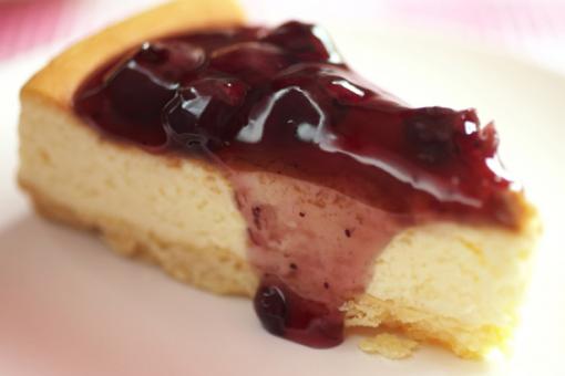 تشيز كيك بالتوت البري