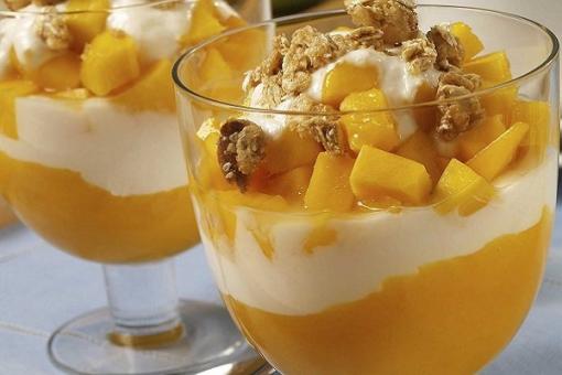 عصير المانجو بالزبادي