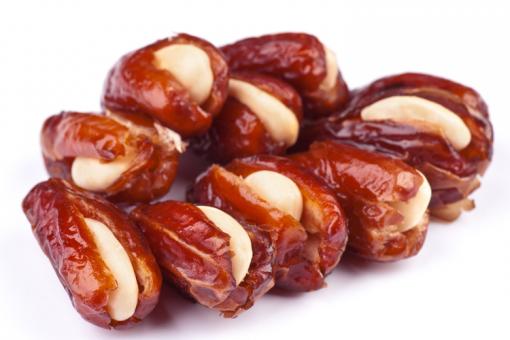 تمر محشي بالمكسرات