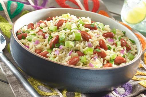سلطة الأرز مع الفاصوليا الحمراء