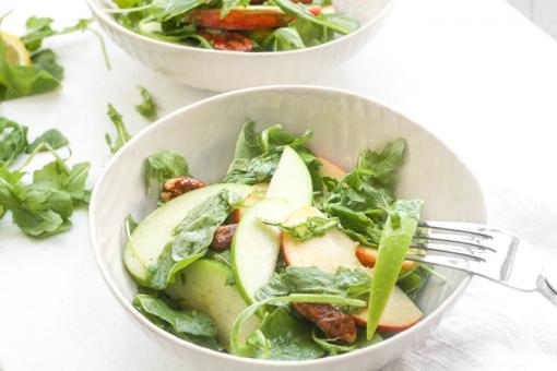 سلطة جرجير بالتفاح