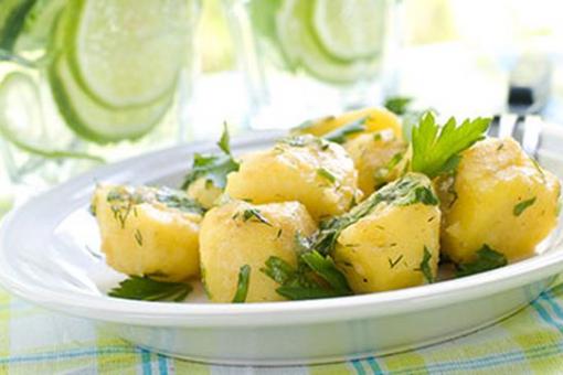 سلطة البطاطس