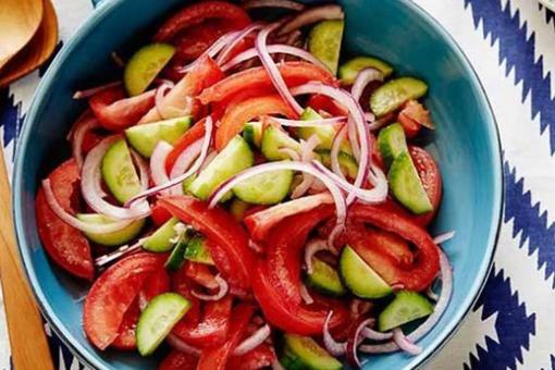 سلطة الطماطم والخيار