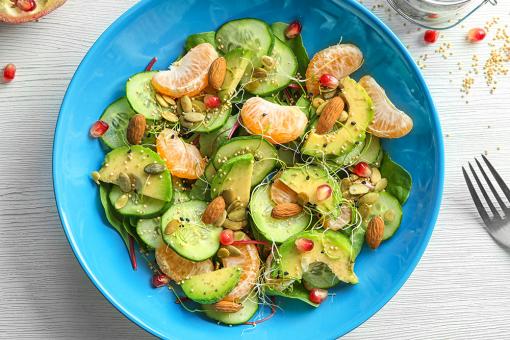 سلطة الأفوكادو بالمندرين اليوسفي