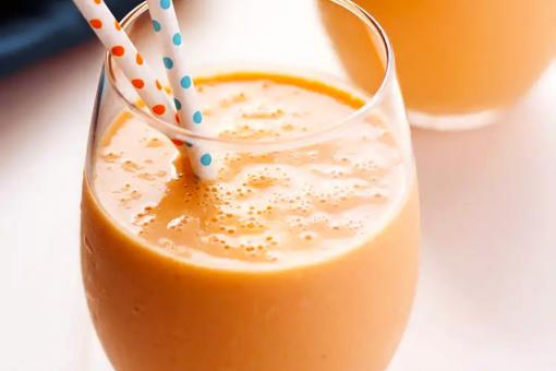 عصير الجزر والبرتقال مع الزبادي