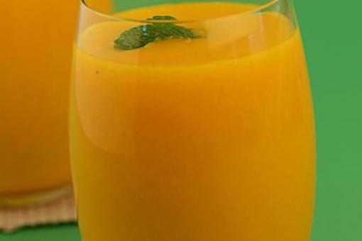 عصير المانجو والبرتقال