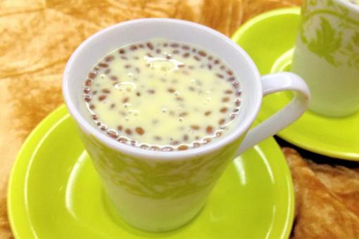 حب الرشاد مع الحليب لزيادة الوزن