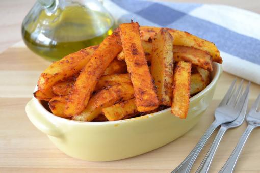 البطاطا المقلية مع بهار الفلفل أحمر البابريكا