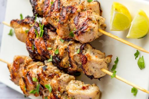 مشاوي كباب قطع الدجاج بالزعتر والليمون