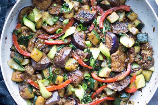 خضار سوتيه بالباذنجان