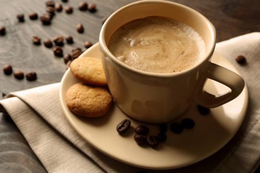 مشروب القهوة باللوز