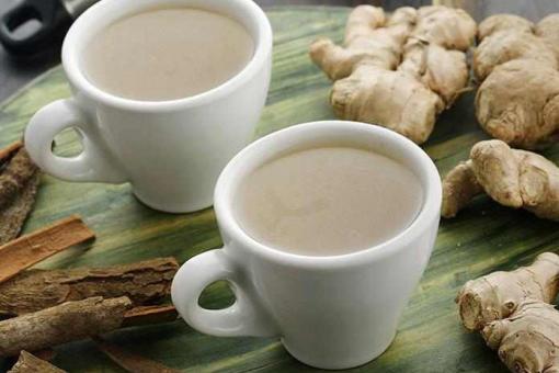 حليب بالزنجبيل والقرفة