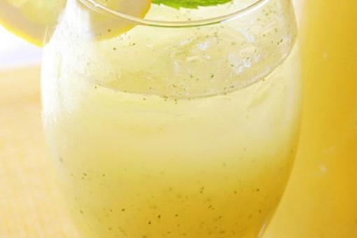 ليموناضة الليمون بالنعناع