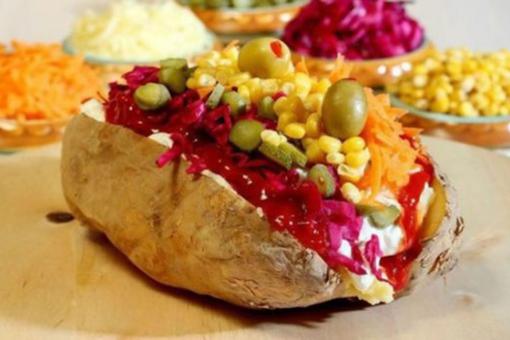 البطاطا المشوية على الطريقة التركية