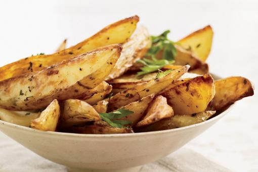 بطاطس بالثوم في الفرن