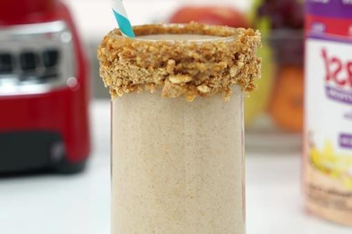 سموثي الكورن فليكس بالتمر