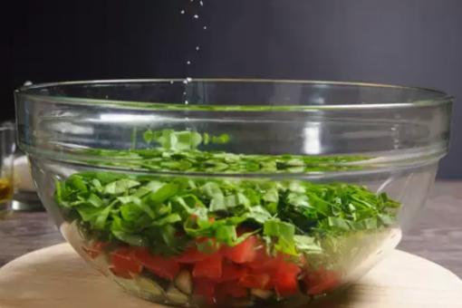 سلطة فلفل الألوان بالمايونيز