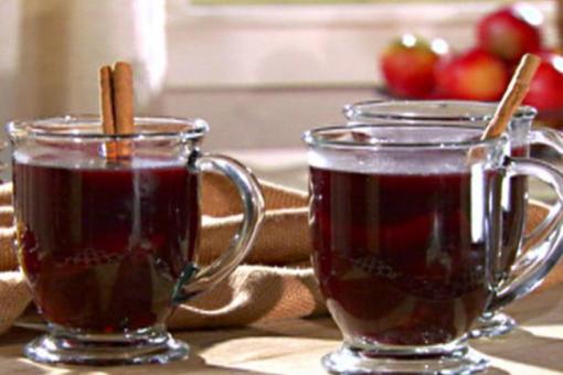 شراب الرمان الساخن بالقرفة