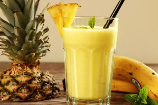 سموثي الأناناس بالموز
