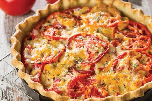 طريقة عمل فطيرة الطماطم بالجبن الشيدر