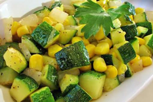 الكوسة المقلية بالذرة