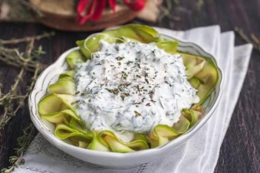 سلطة الكوسا بالزبادي