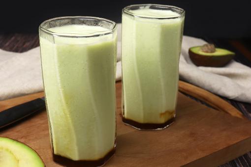 طريقة عمل عصير الأفوكادو بالعسل