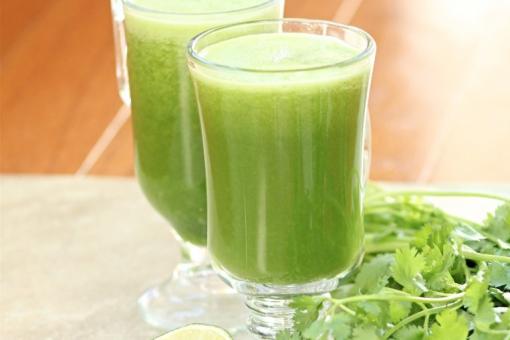 عصير الليمون والبقدونس