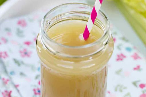 عصير الإجاص والتفاح