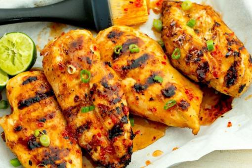 شرائح الدجاج بالصوص الحلو الحار