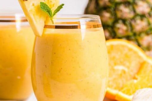 عصير الفواكه الإستوائية