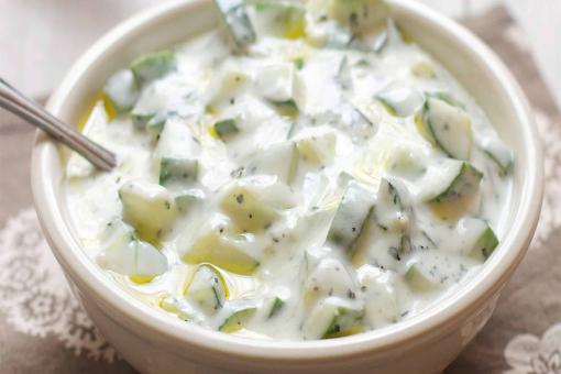 سلطة الزبادي بالخيار