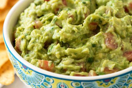 سلطة الأفوكادو الحارة