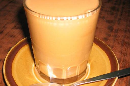 طريقة عمل شاي بالحليب