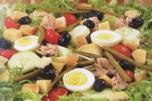 طريقة عمل سلطة سيزار باللوبيا الخضراء