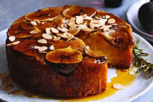 طريقة عمل كيك التين المقلوب