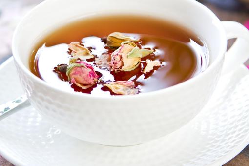 طريقة تحضير شاي الورد الطبيعي